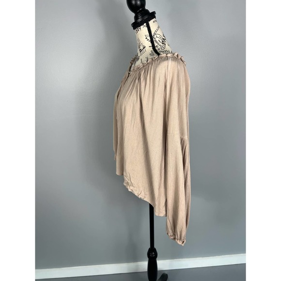 NWOT ruffle collar long sleeve tan on/ off the shoulder blouse with tie detail - Picture 11 of 11